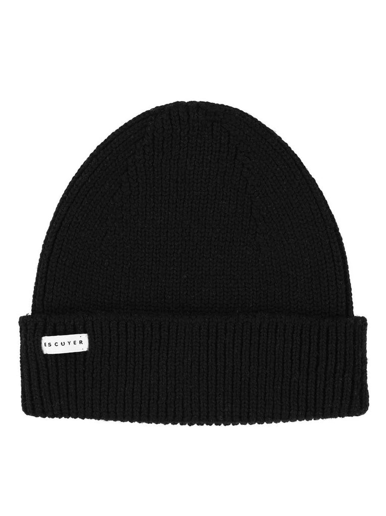 Escuyer black color ribbed beanie with a small Escuyer white label on the foldover, which can easily be removed.